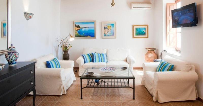 Villa Lindos Buitenkant foto