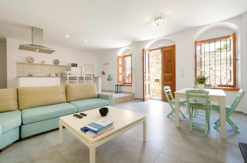 Villa Lindos Buitenkant foto